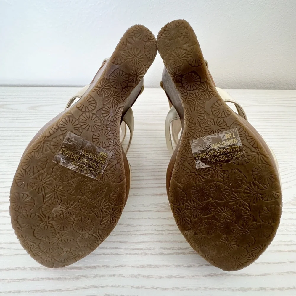 Cute Platform Wedge Sandals Zip Up Peep Toe Cream Size 7.5